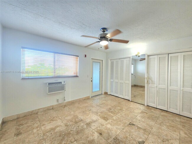 Building Photo - 455 Golden Isles Dr