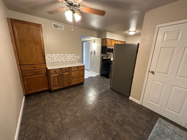 Building Photo - 10275 Mills Station Rd