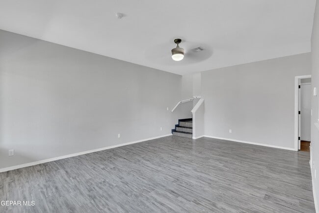 Building Photo - 14378 N Cave Dr