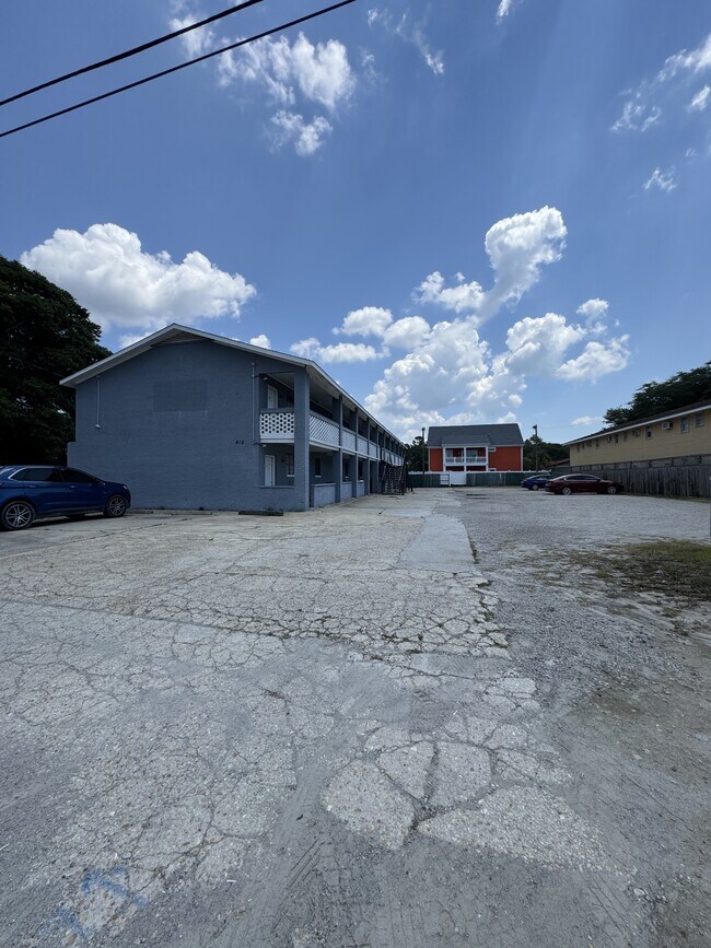 Building Photo - 612 31st Ave S