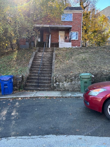 Primary Photo - 3408 1/2 Cotwood Pl