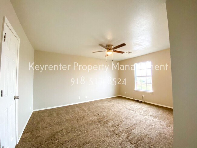 Building Photo - 3 Bed | 1.5 Bath in Central Tulsa!