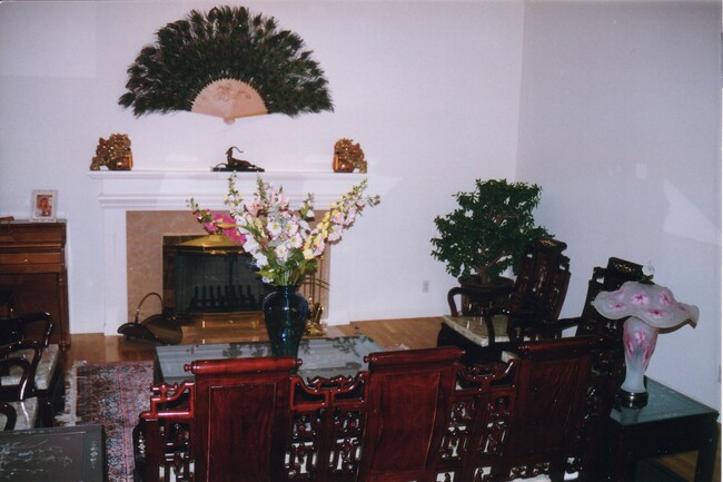 Building Photo - 7942 Lake View Ln