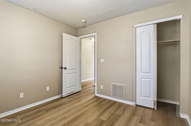 Building Photo - 732 Desert Sage Dr