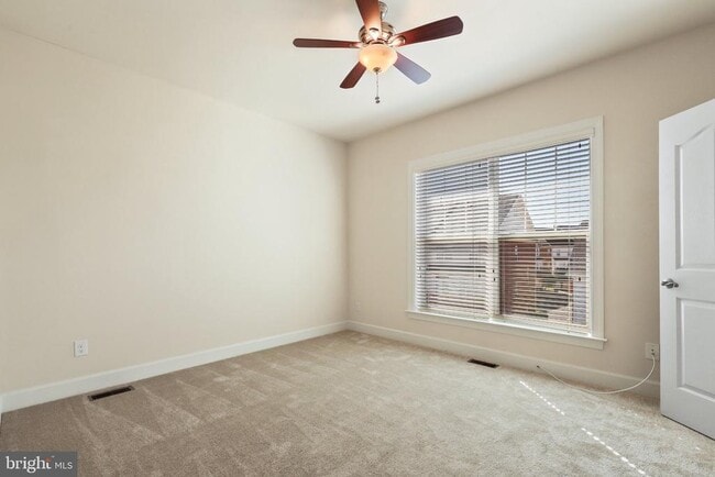 Building Photo - 562 Marina Landing Ln