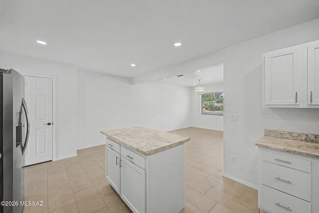 Building Photo - 5120 E Alberta Dr