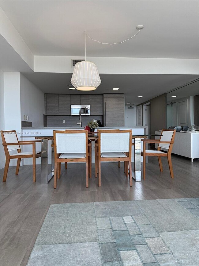 Building Photo - 400 Sunny Isles Blvd