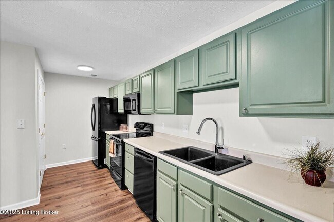 Building Photo - 6406 Shelton Circle