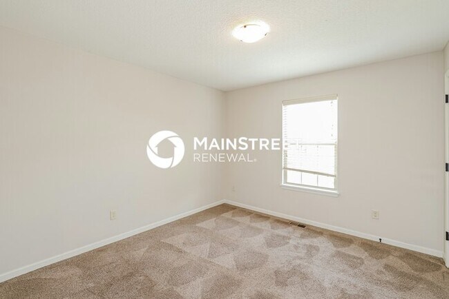 Building Photo - 4 Bedroom Pet-Friendly Home in Independence, MO with Main Street Renewal