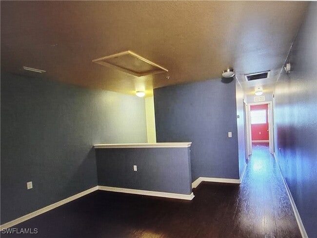 Building Photo - 9069 Gervais Cir