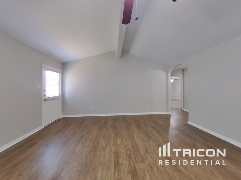 Building Photo - 2417 Regatta Ln