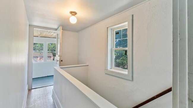 Building Photo - 1179 Lyell Ave