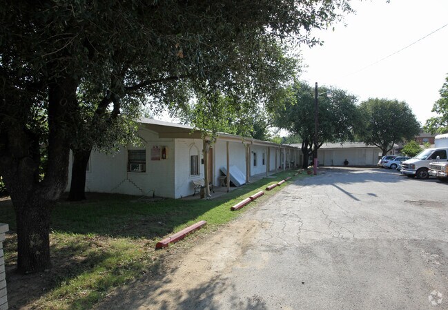 Primary Photo - Jackson Street Apartments