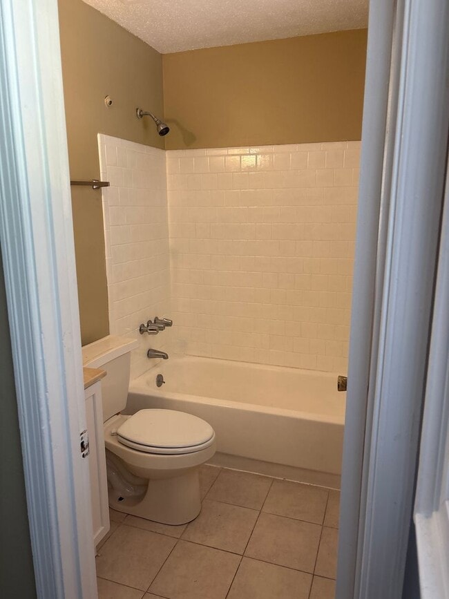 Building Photo - Pecan Grove 3/2