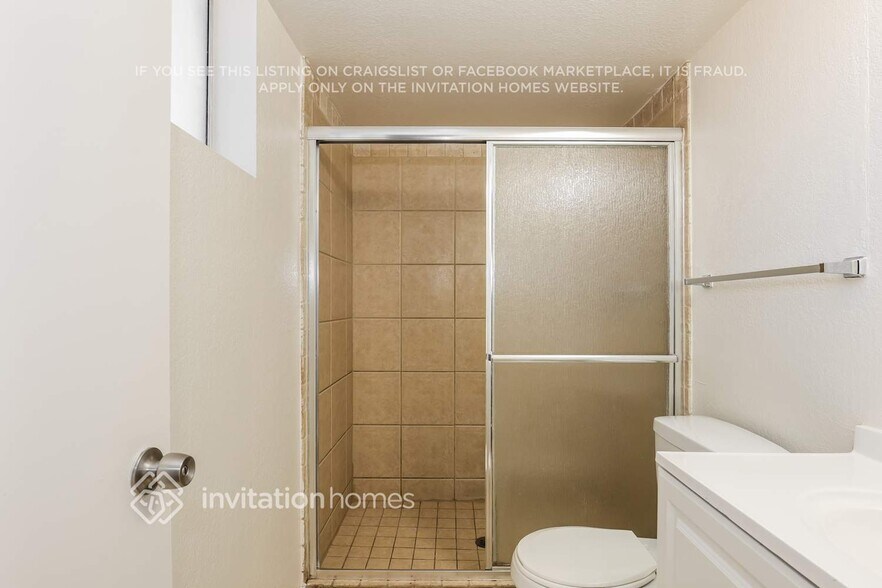 Building Photo - 3017 N 86th Ave