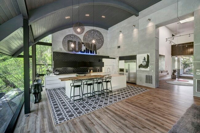 Building Photo - 5111 Bayou Timber Ln