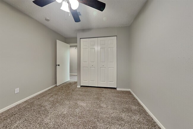 Building Photo - 79 Rockridge Dr
