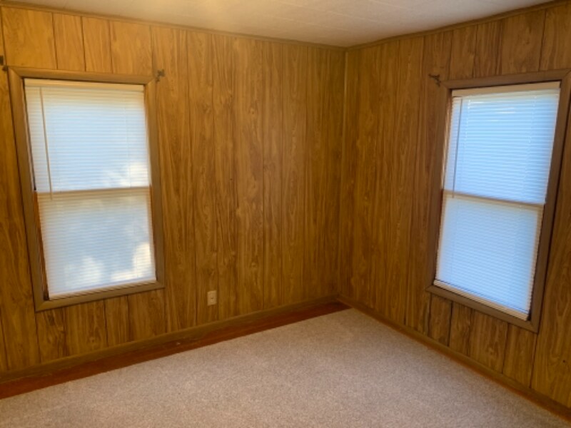 Building Photo - 2026 W Birch Ave