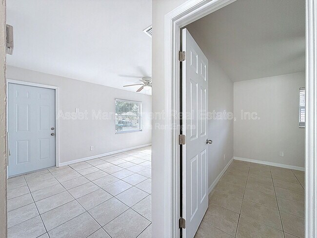 Building Photo - 470 93rd Ave N