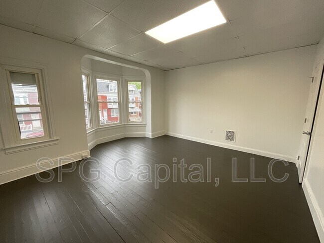 Building Photo - 119 W Jackson St