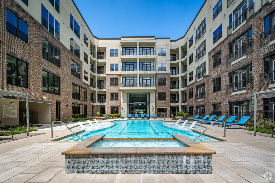 Ashford - 1200 N Dairy Ashford Rd Houston TX 77079 | Apartment Finder