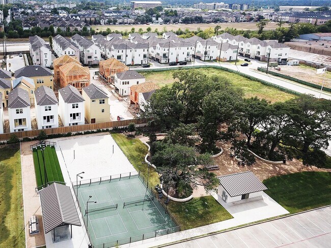 Building Photo - 6302 Chelsea Falls Ln