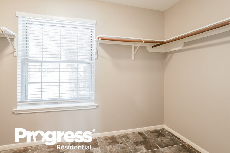 Building Photo - 14518 Southern Magnolia Cir