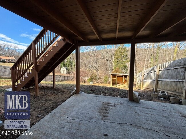 Building Photo - Garden City Home!