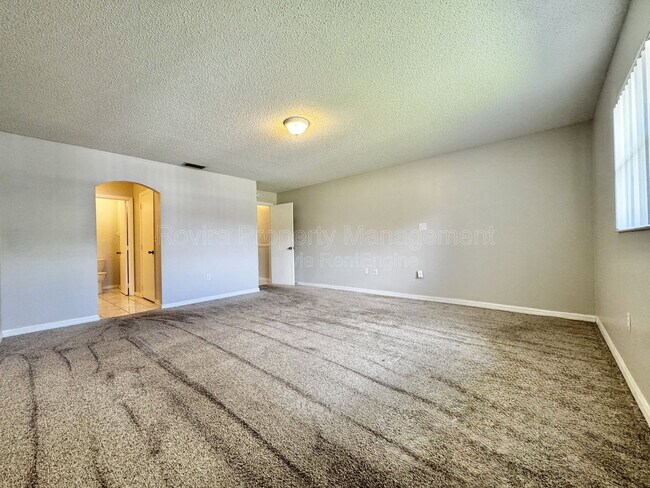 Building Photo - 927 Louisiana Ave