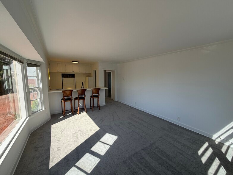 Living Room - 315 24th St