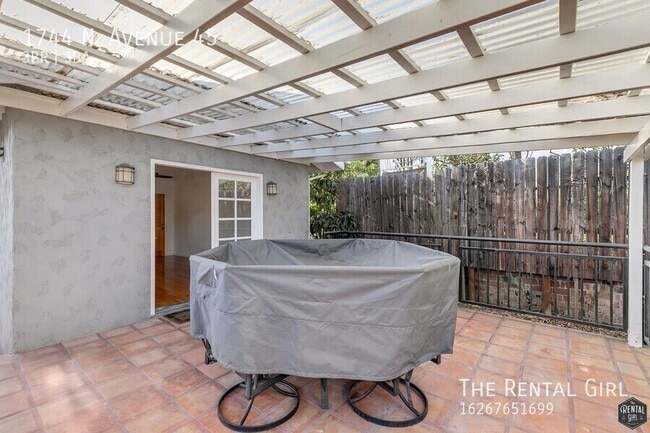 Building Photo - 1744 N Ave 45