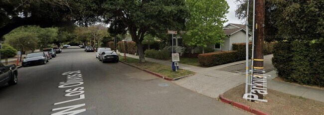 Building Photo - 2206 Parkway Dr