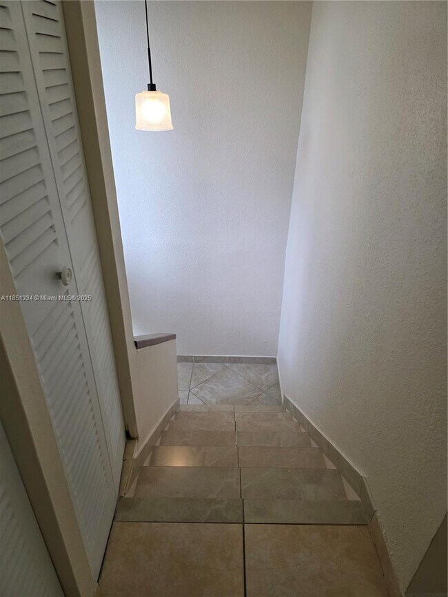 Building Photo - 6945 SW 111th Ct