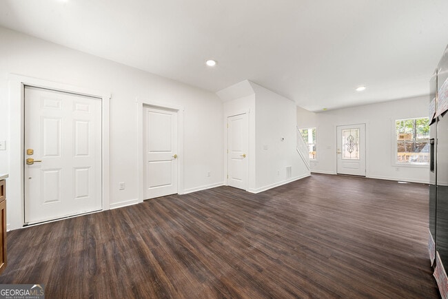 Building Photo - 600 Trump Ct