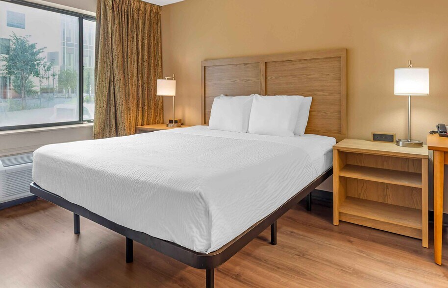 Building Photo - Furnished Studio-Fort Worth - Fossil Creek