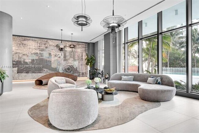 Building Photo - 460 NE 28th St