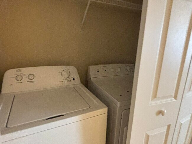 Building Photo - 4434 Gearhart Rd