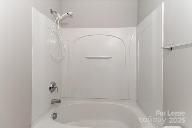 Building Photo - 153 Marakery Rd