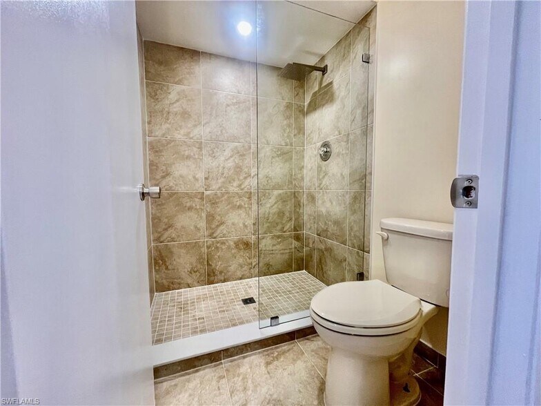 Building Photo - 6000 Timberwood Cir
