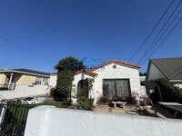 Building Photo - 820 W 1st St