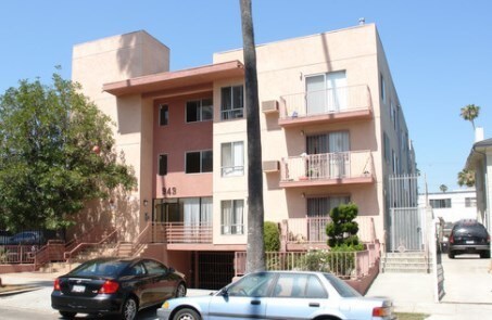 Building Photo - 943 Arapahoe St