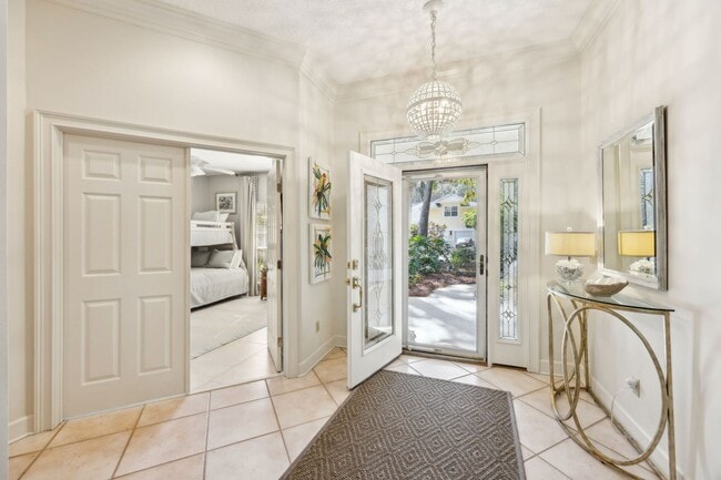 Building Photo - Ocean Village, 3 bed, 2 bath, FULLY furnished home! Walk to the Beach!