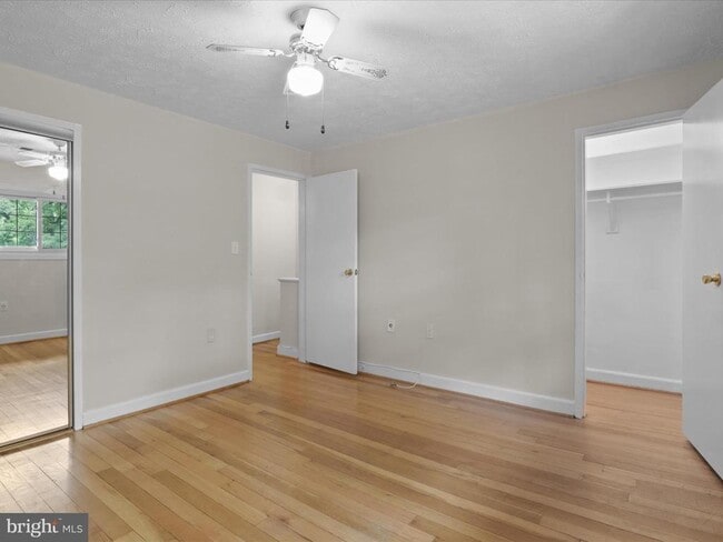 Building Photo - 477 Hampton Ct