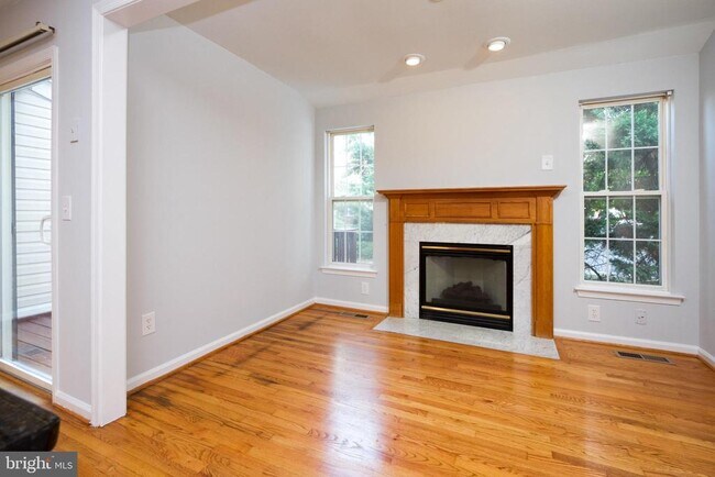 Building Photo - 44877 Grove Terrace
