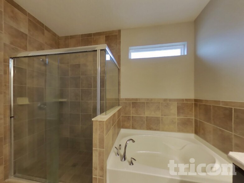 Building Photo - 5095 Brilliance Cir