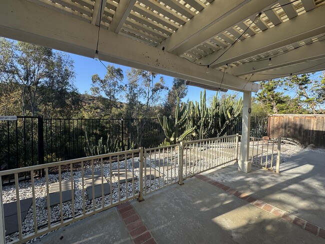 Building Photo - 1437 Green Oak Rd