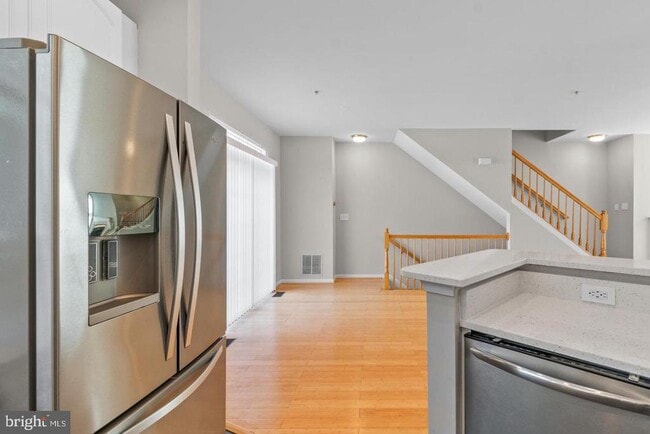 Building Photo - 519 Ensemble Ct
