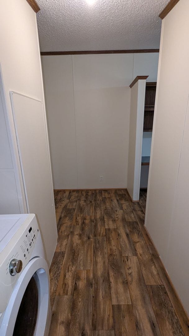 Building Photo - Newly renovated gem located at Earl Lake i...