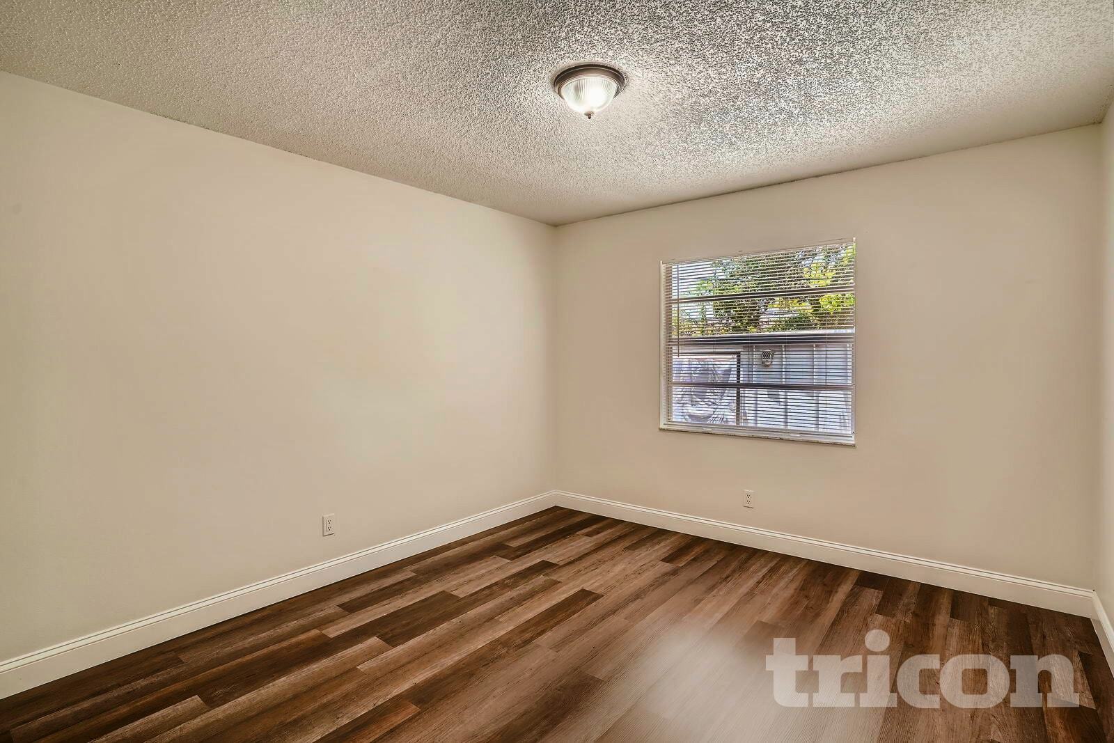 Building Photo - 4926 Haines Rd N