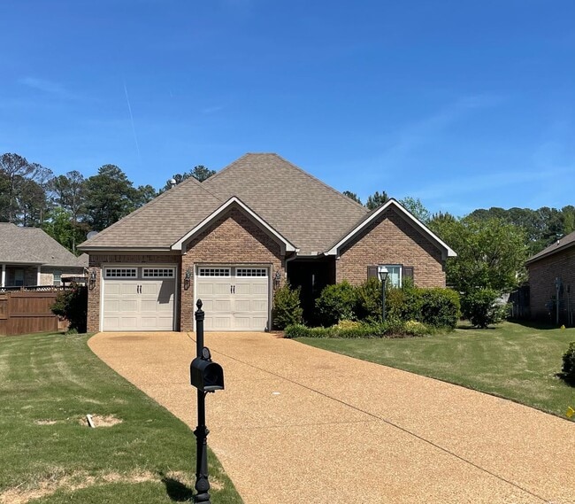 Primary Photo - Wonderful 3/2 in Oxford MS
